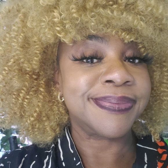 Meet your Posher, Toni - Picture 4 of 10